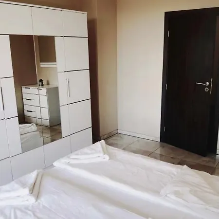 4 Bedroom House - Imperial Heights - - Sonnenstrand Солнечный берег