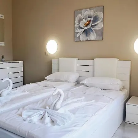 Vakantiehuis 4 Bedroom House - Imperial Heights - - Sonnenstrand *